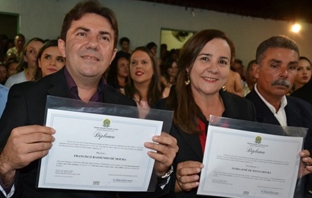 Prefeito Chico Borges e a vice Maria José na diplomação