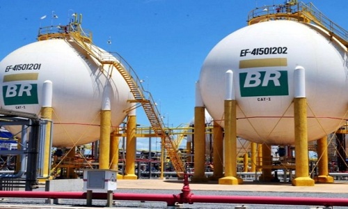 Quanto a Petrobras recebe por litro de gasolina